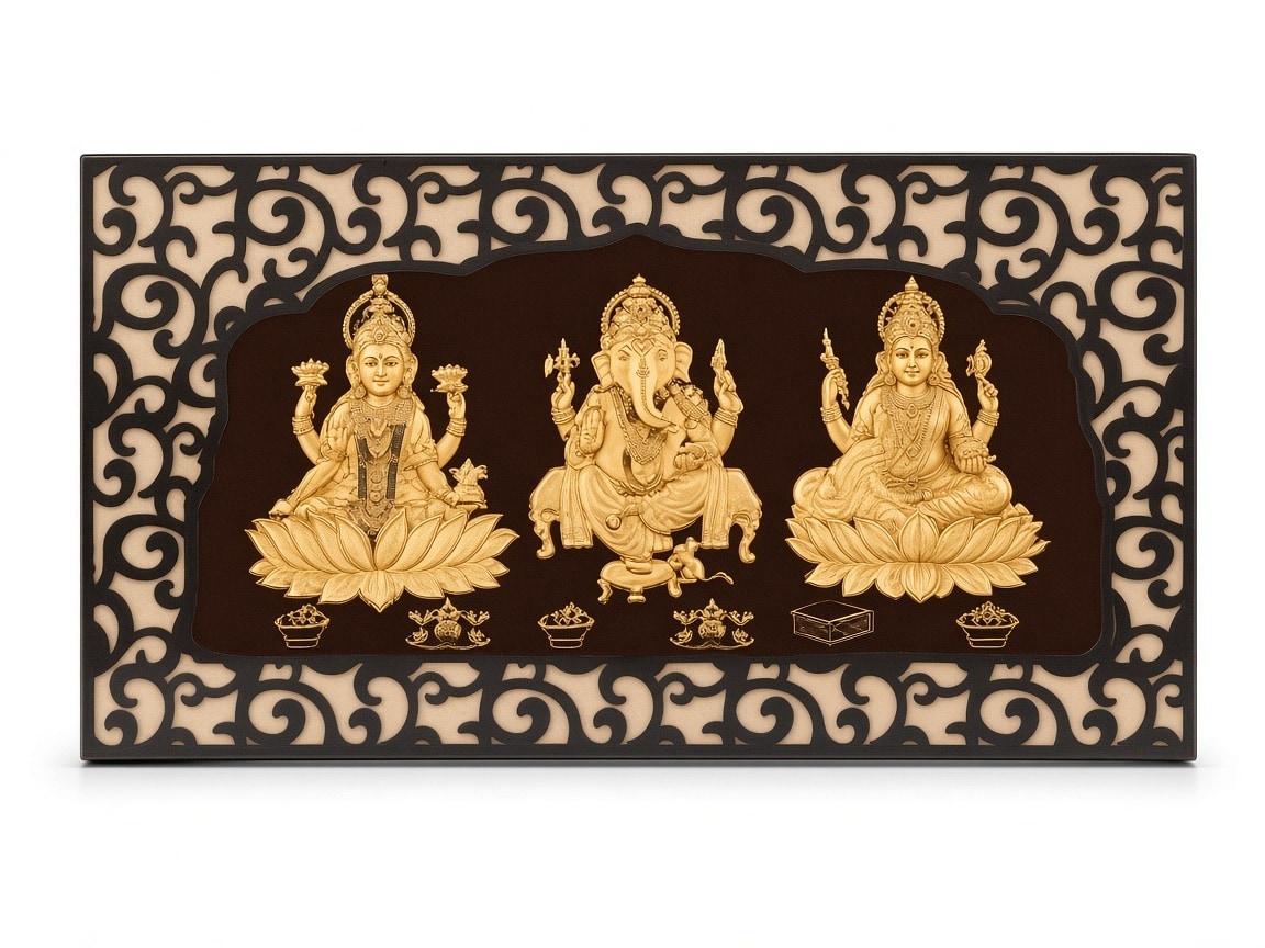 24kt gold leaf artwork of Trio Stand